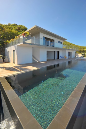Saint Barths: brand new, luxury, architect-designed villa