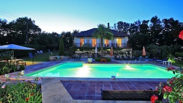 Piscine extérieure