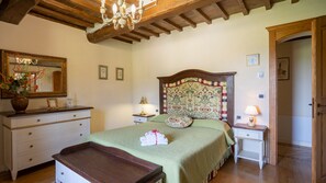 9 makuuhuonetta, työpöytä, silitysrauta/-lauta, ilmainen Wi-Fi