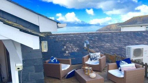 Fabulous Beach Pad, nur 20 Schritte vom Mawgan Porth Beach entfernt (Sommerrabatte)