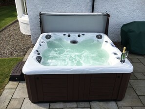 Outdoor spa tub - Hot tub, beautifully restored Manse. Fantastic midweek rates available. (Stanley)