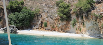 SUPERB VILLA WITH PRIVATE POOL PEACEFUL LOCATION PRIVATE PARKING