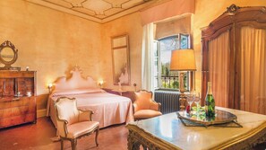 7 chambres, fer et planche à repasser, accès au Wi-Fi (inclus)