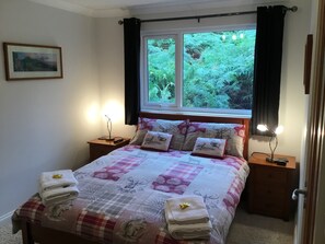 3 chambres, fer et planche à repasser, Wi-Fi gratuit, draps fournis