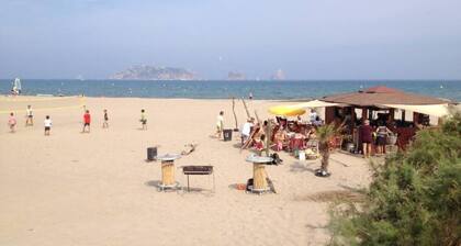 House in natural park 100m from the beach, with garden and pool, WIFI Tranquility