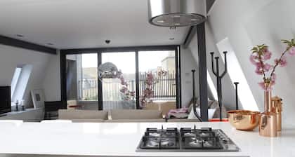 NEW LISTING Magical Urban Retreat