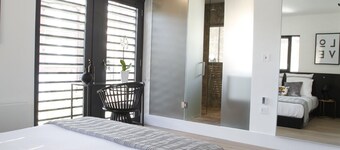 NEW LISTING Magical Urban Retreat