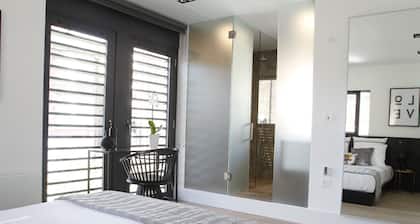 NEW LISTING Magical Urban Retreat