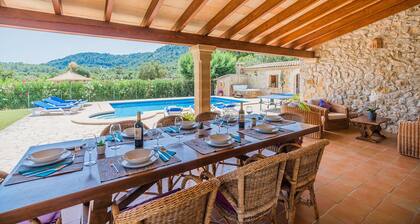 Ca l'Apostol Nou, Villa with a swimming pool