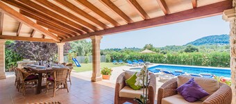 Ca l'Apostol Nou, Villa with a swimming pool
