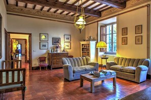 Fireplace, books, stereo