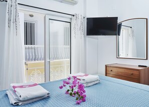 2 bedrooms, iron/ironing board, travel crib, free WiFi