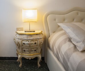 3 habitaciones, tabla de planchar con plancha, wifi y ropa de cama