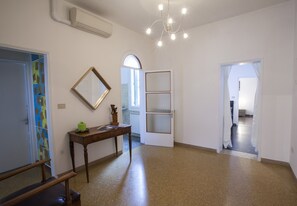 Interior - RENIER HOUSE - BIENNALE (Venezia)