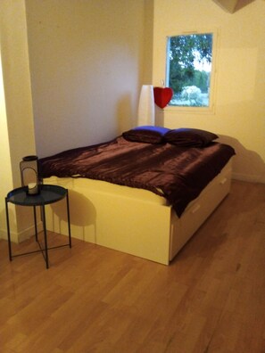 2 bedrooms, iron/ironing board, free WiFi, bed sheets - house in swimming pool and tennis court (meze)