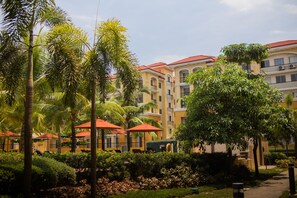 Leilighet – deluxe, 2 soverom, kjøkken | Hageutsikt