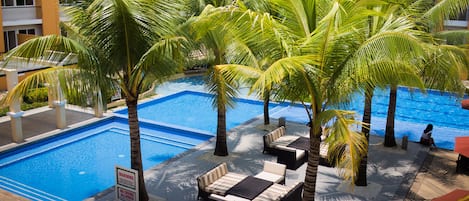 Outdoor pool, sun loungers