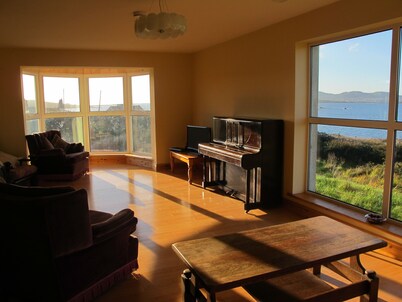 Eco-friendly house beside the sea in the wildness and solitude of Connemara     