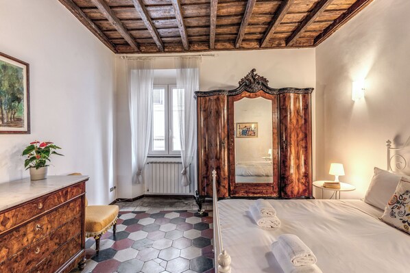 2 habitaciones, tabla de planchar con plancha y wifi gratis 