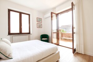 5 室のベッドルーム、アイロン / アイロン台、WiFi、ベッドシーツ