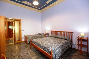 5 Schlafzimmer, Bügeleisen/Bügelbrett, WLAN, Bettwäsche
