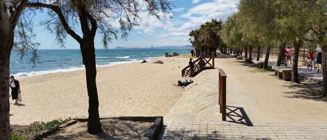 Una playa cerca