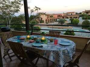 屋外ダイニングエリア