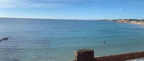Beach nearby, sun-loungers, beach towels