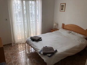 2 Schlafzimmer, Zimmersafe, Bügeleisen/Bügelbrett, Reisekinderbett