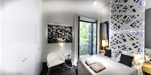 1 dormitorio, tabla de planchar con plancha, wifi y ropa de cama