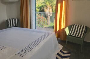 4 bedrooms, desk, iron/ironing board, free WiFi - Villa in a Mediterranean garden, 300 m from the beach and stores (Collioure)