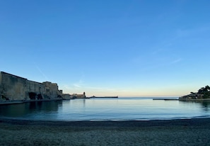 Beach nearby - Villa in a Mediterranean garden, 300 m from the beach and stores (Collioure)