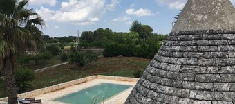 Beau trullo traditionnel avec piscine privée à Martina Franca
