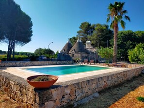 Outdoor pool - Beautiful Traditional Trullo With Private Pool in Martina Franca (Martina Franca)