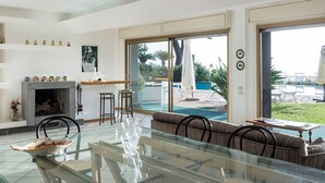 Interior - Villa with pool and stunning views, 22 sleeps! (Trecastagni)