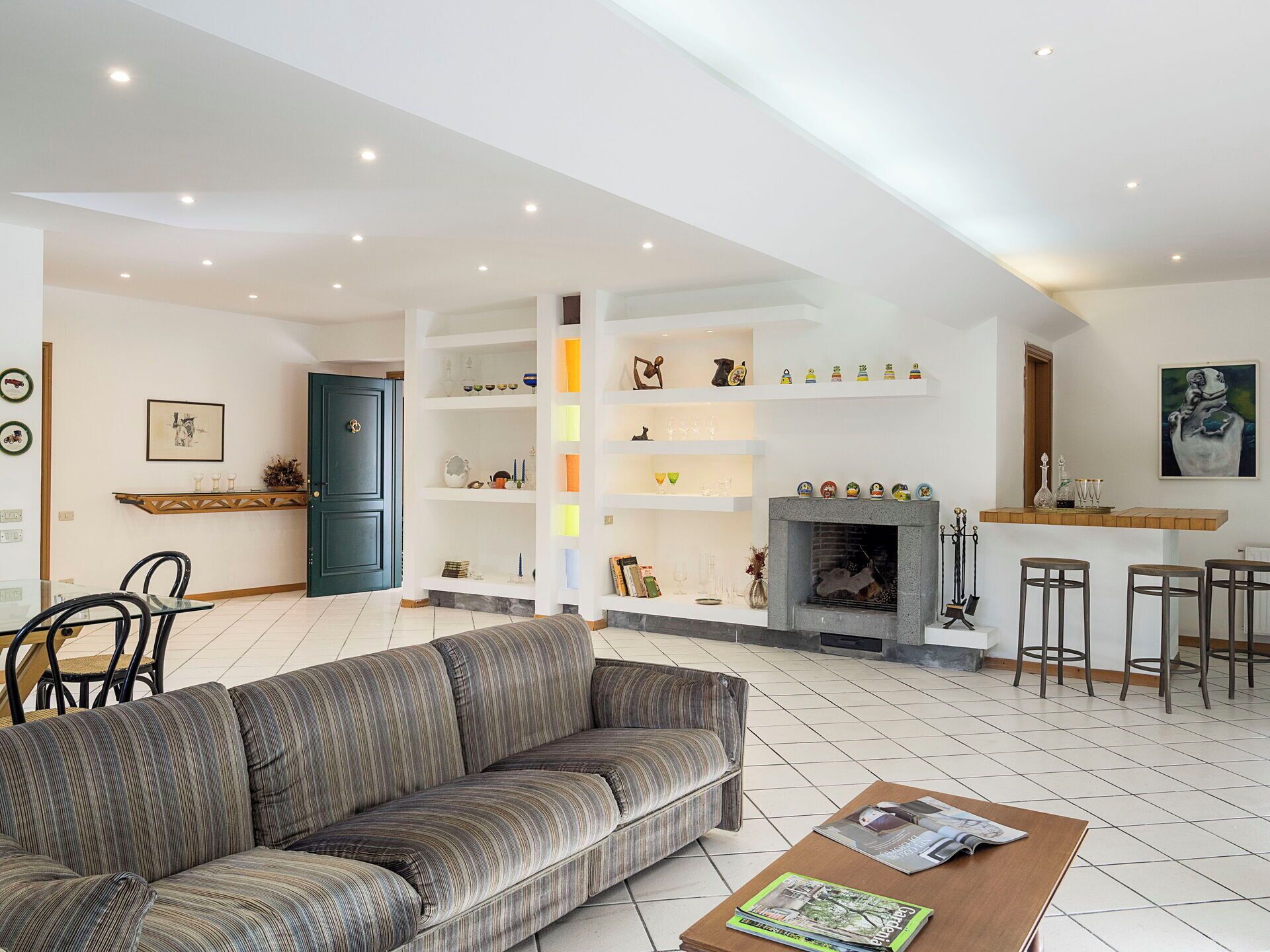 TV, caminetto, tavolo da ping pong