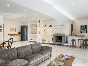 TV, fireplace, ping pong