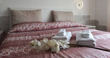 The Magnolias of Venice next to the bus stop