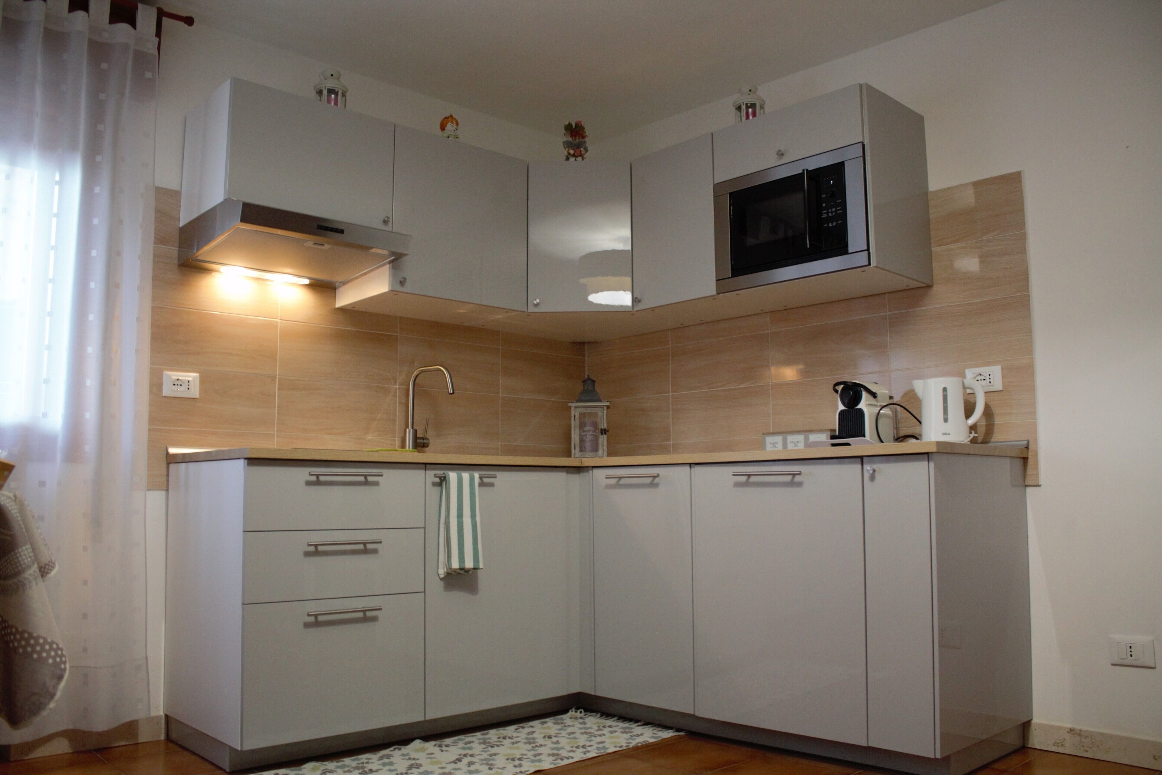 Refrigerador, microondas, parrilla de estufa y lavavajillas 