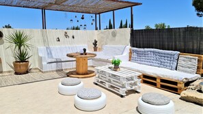 Terrace/patio - LA CASA DE LÚ, POOL, BBQ GARDEN, FREE WIFI, 30MIN BEACH IN CENTRO ANDALUCíA (Archidona)