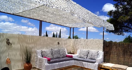 LA CASA DE LÚ, POOL, BBQ GARDEN, FREE WIFI, 30MIN BEACH IN CENTRO ANDALUCíA