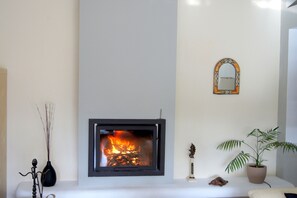 Interior - LA CASA DE LÚ, POOL, BBQ GARDEN, FREE WIFI, 30MIN BEACH IN CENTRO ANDALUCíA (Archidona)