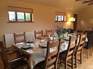 Dining - Suffolk countryside retreat with hot tub, sleeps up to 7. Pet friendly! (Braiseworth, Eye)