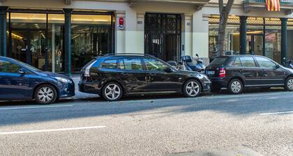 Charming, Fully Equipped Apt Located Very Close to Paseo de Gracia. Big terrace!