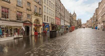 4 Royal Mile flat near Edinburgh Castle