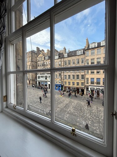 4 Royal Mile flat near Edinburgh Castle