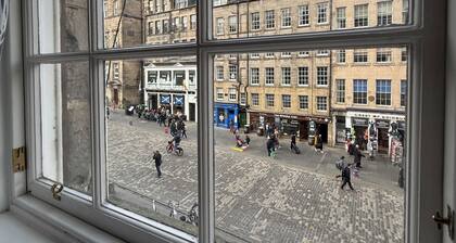 4 Royal Mile flat near Edinburgh Castle