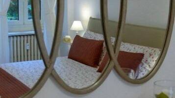 1 Schlafzimmer, Schreibtisch, Bügeleisen/Bügelbrett, kostenloses WLAN