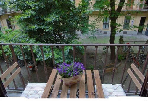 In the center, near Porta Susa station, wifi, air conditioning, PRIVATE GARAGE