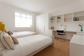 2 bedrooms, desk, iron/ironing board, free WiFi - LOVELY 2 BR 1BA APARTMENT 15 min to Oxford Street (London)